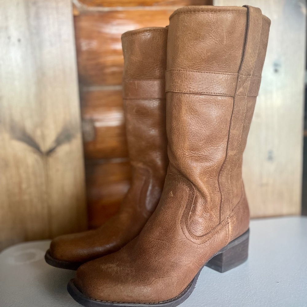 Durango Women’s Boot - City Charlotte Collection - Tan. Size 9.